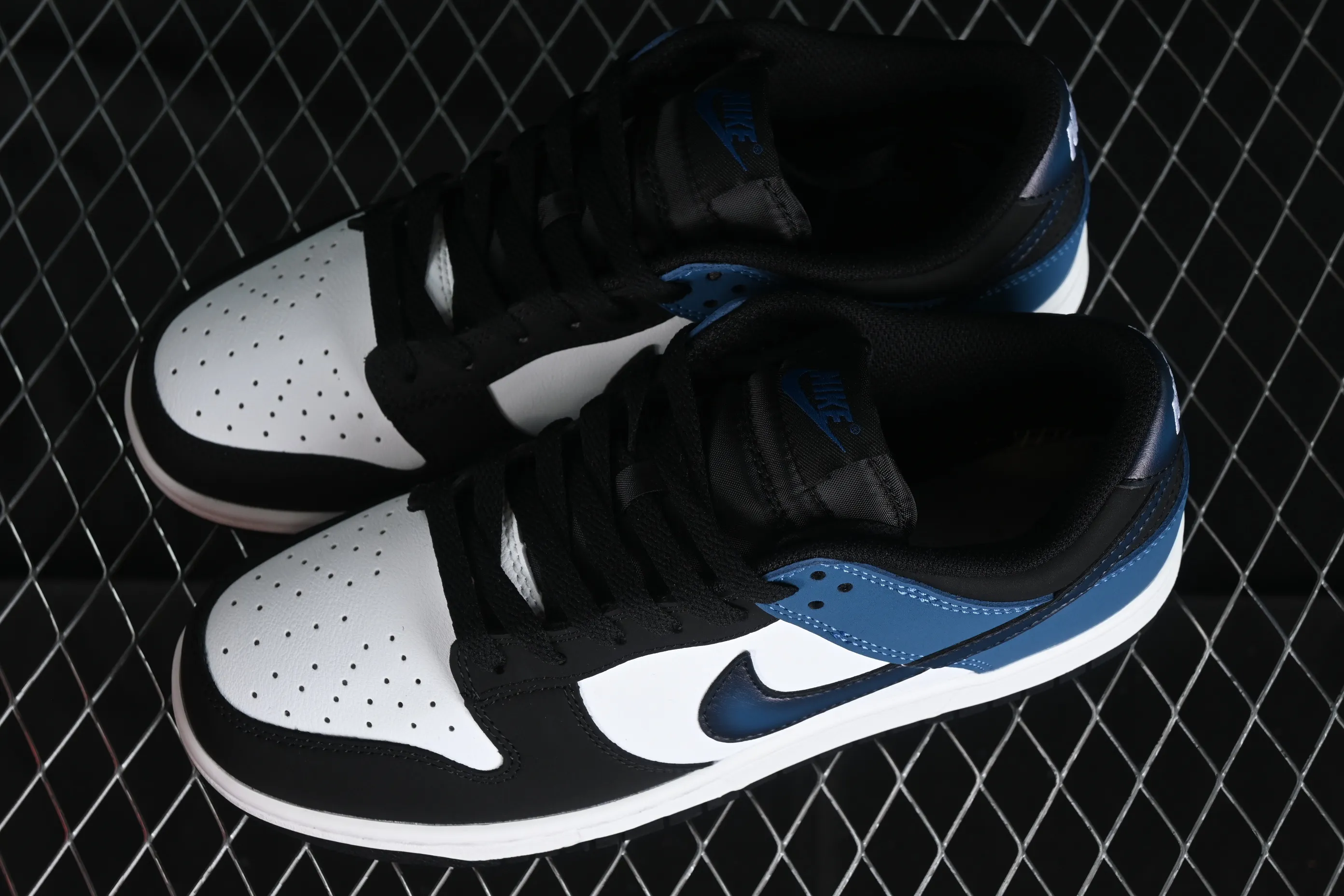 All categories Nk SB Dunk series Nk SB Dunk Low low-top sneakers Nk Dunk Low "Industrial Blue" black and white blue SB low-top sports and leisure sneakers FD6923-100